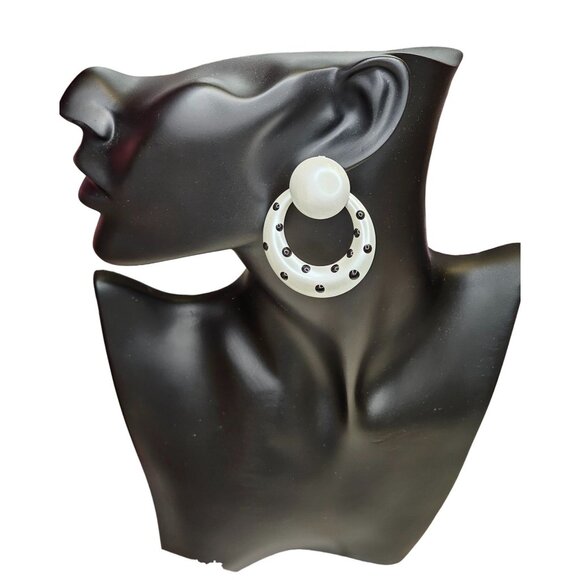 Vintage White Circle Black Polka‎ Dot Earrings - Picture 4 of 5